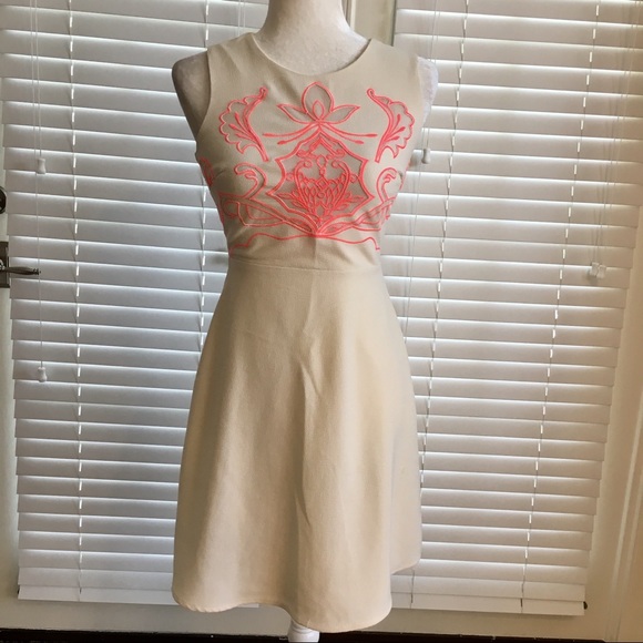 Modcloth Dresses & Skirts - Modcloth Fervour X-Small Beige Coral Pink Dress